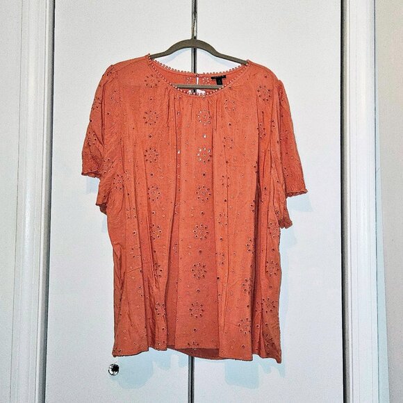 Torrid Abbey Challis Eyelet Back Cutout Top- Size 4X NWT - Picture 3 of 3